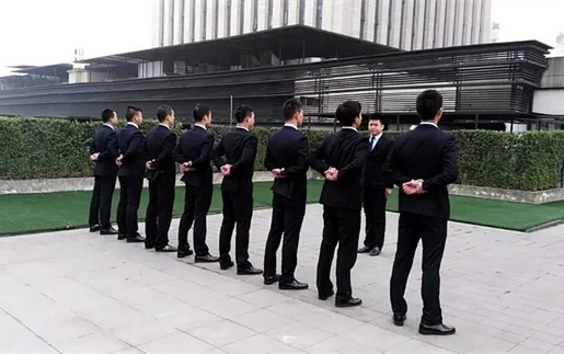 柳州揭秘：如何选择靠谱的收债公司？老司机给你支招